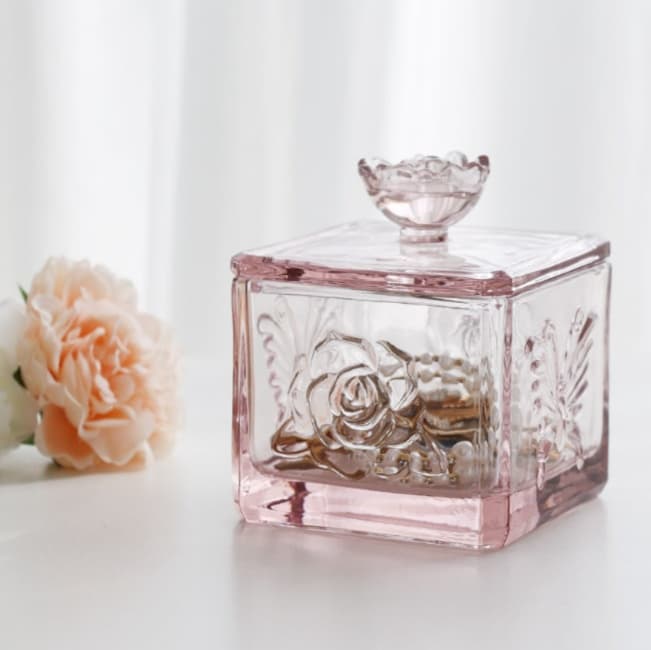 薔薇彫刻のガラスジュエリーボックス