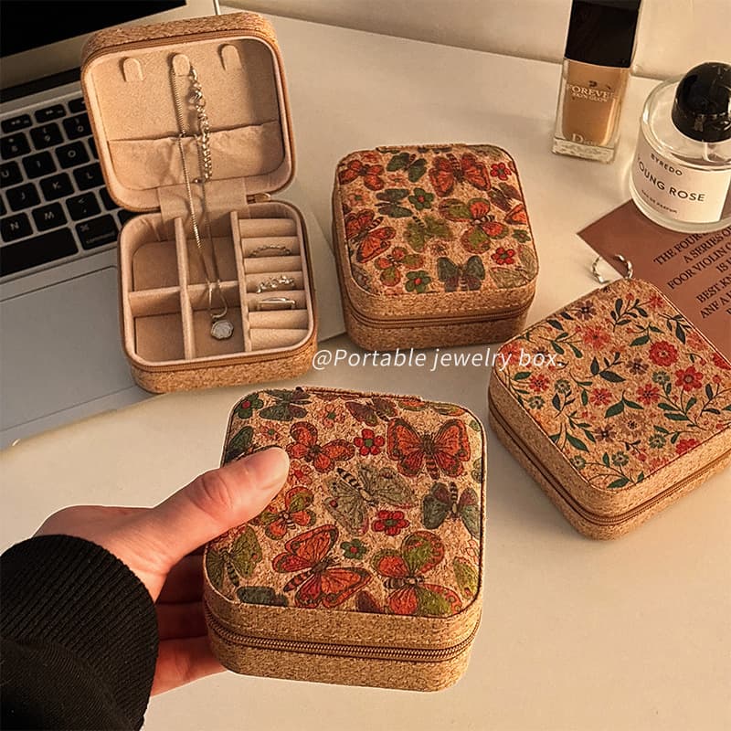 ジュエリーボックス  布製　蝶々柄　宝石ケース