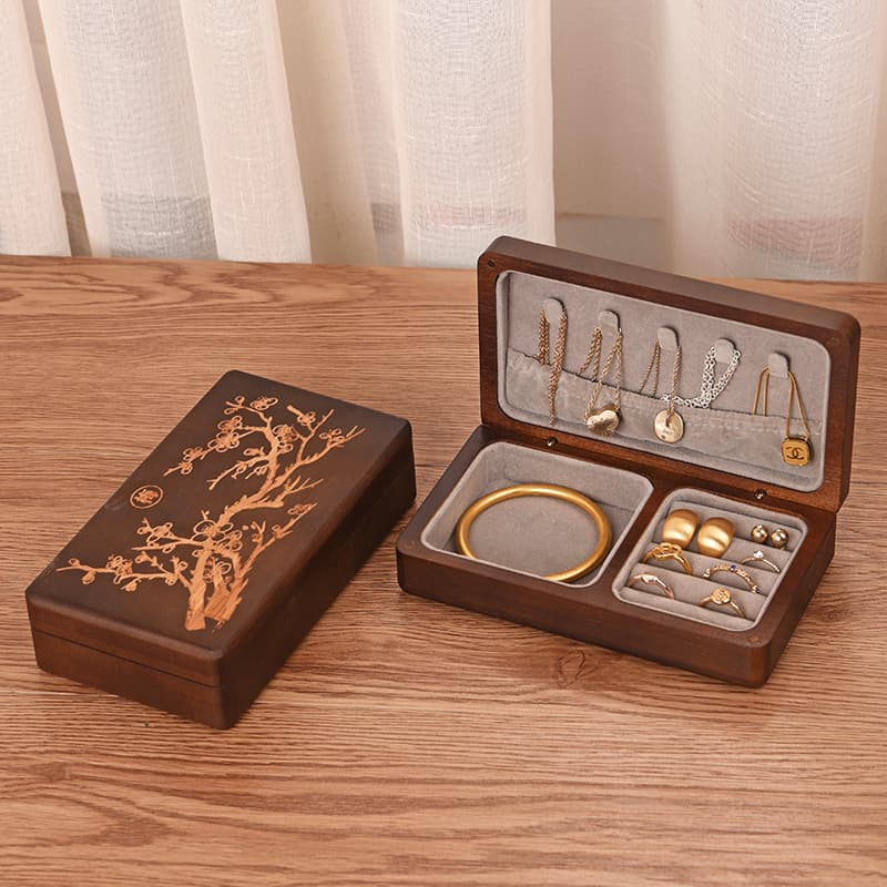 やさしい天然木のジュエリーボックス