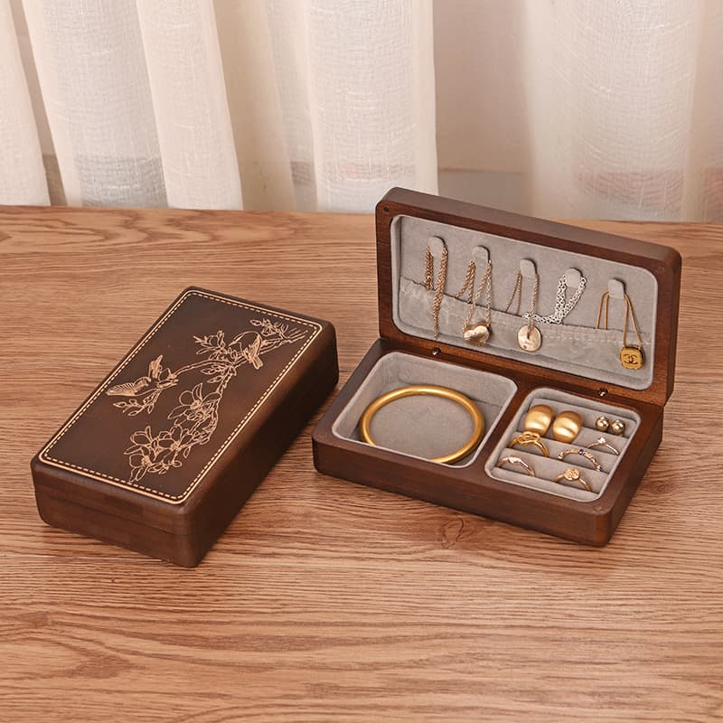 やさしい天然木のジュエリーボックス