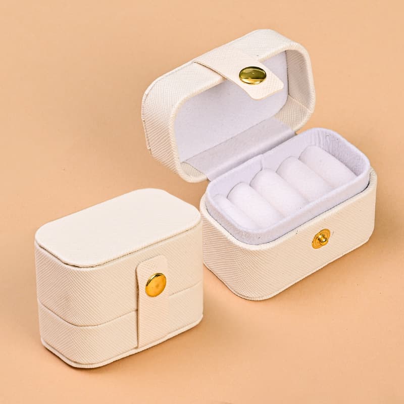 ジュエリーボックス 携帯用コンパクト型レザー調宝石箱