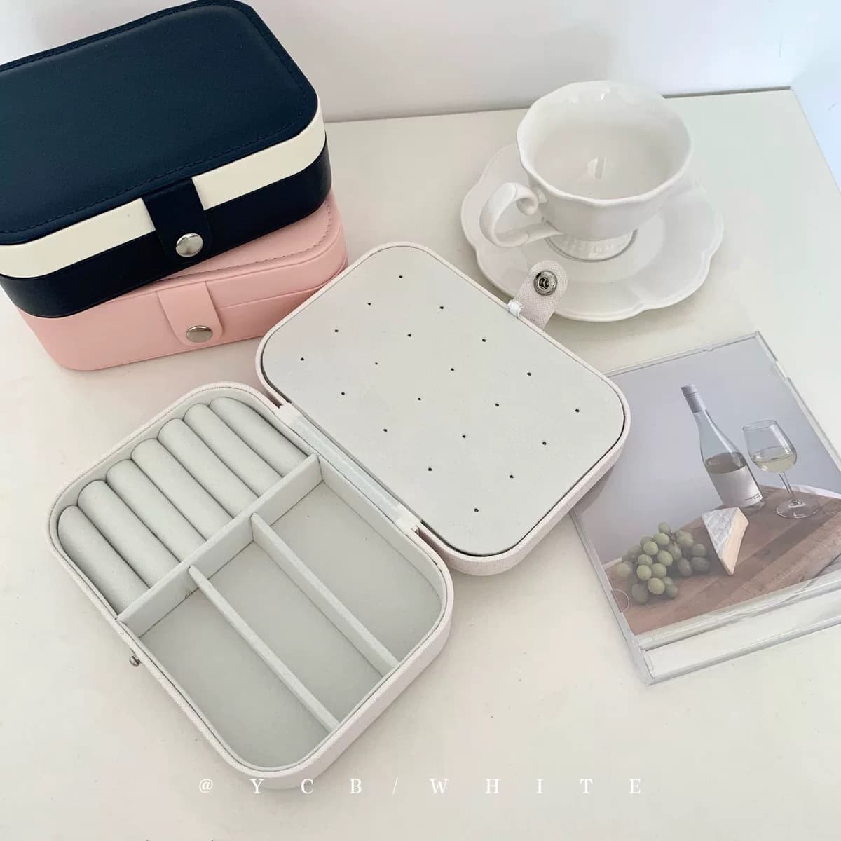 ジュエリーボックス 上質なレザー製ボタン式携帯用宝飾品収納ケース